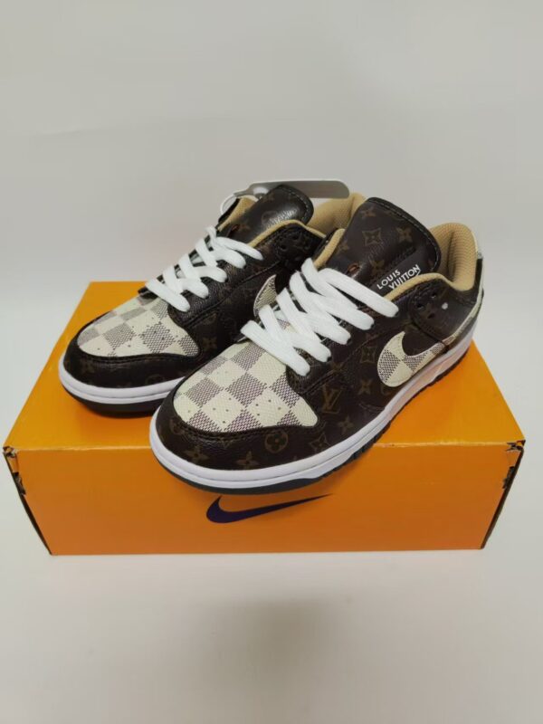 Nike SB Dunk Low