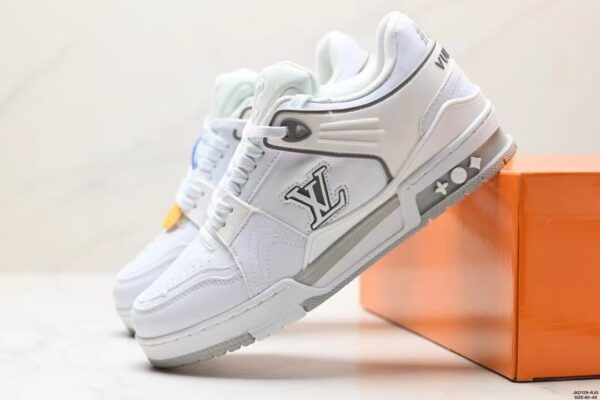 Louis Vuitton LV