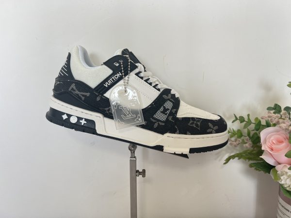 Louis Vuitton LV 2.º